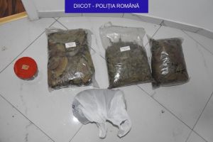 Retinuti pentru operatiuni privind circulatia drogurilor de mare risc (galerie foto)