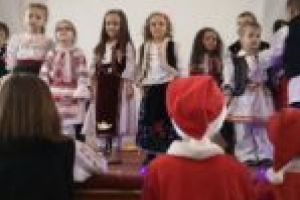 Spectacol de colinde – sub semnul inocenţei, la Casa de Cultură Moldova Nouă