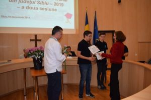 VIDEO FOTO – Preşedintele CJ, către cei mai buni elevi: „Sibiul este pe mâini bune datorită vouă!”