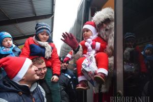 Cu trenul: Moş Crăciun aduce daruri sâmbătă în Gara Oradea