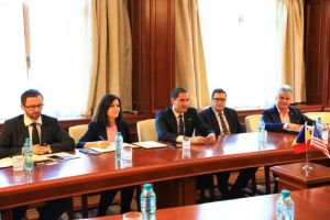 Delegatie a Fortelor Navale ale SUA si a Fortelor Navale Romane, primita de viceprimarul municipiului Constanta (galerie foto)