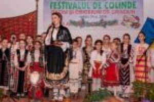 Moş Crăciun a împărţit peste 300 de pachete elevilor din Răcăşdia şi din împrejurimi