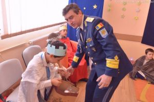 Acţiuni caritabile ale studenţilor Academiei Forţelor Aeriene Henri Coandă