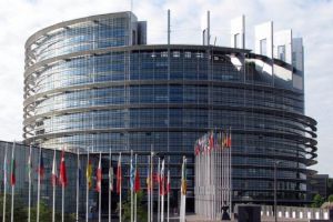 Europarlamentarii UDMR consideră că România trebuie să-şi înfrunte trecutul, descoperind adevărul despre Revoluţia din 1989