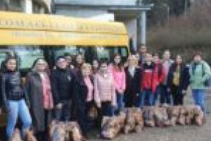 Elevii din Oraviţa, în colindă, la Spitalul Marila