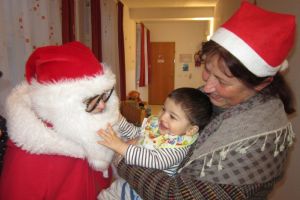 FOTO – Donează 2 euro prin SMS ca să-i ajuţi pe cei mai bolnavi copii din Sibiu