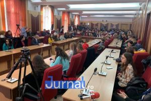 FOTO: 96 de olimpici vrânceni şi profesorii lor premiaţi de Consiliul Judeţean Vrancea