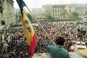 30 de ani de la Revolutia din 1989:  Beneficiile revolutionarilor si ale urmasilor eroilor martiri - indemnizatie, loc de veci si locuinta mai ieftina. Iata lista completa!