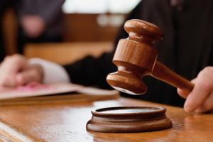 Judecătorii se solidarizează protestului grefierilor: 'Politicienii conduc organizarea Statului spre modelul din lumea a III-a'