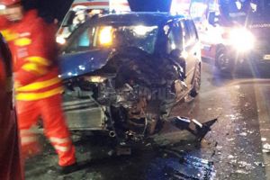 Trei minori şi doi adulţi au ajuns la spital în urma unui accident
