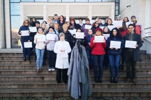 Protest la Palatul de Justiţie. De ce au ieşit în stradă grefierii (FOTO)