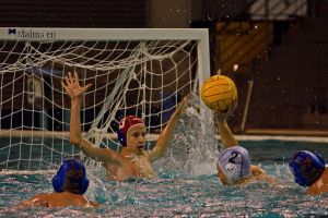 Polo caritabil, pentru Vladimir. Sportivii de la CSM Oradea s-au duelat într-un meci de Crăciun (FOTO)