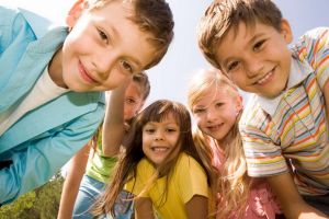 Alocaţiile vor fi dublate: Copiii vor primi lunar 300 de lei