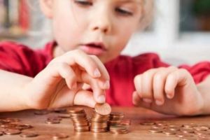 Alocaţiile copiilor se vor dubla. Legea a fost votată