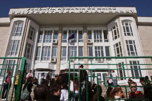 Zeci de percheziţii DIICOT la Universitatea 