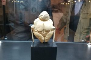 Moment unic pentru arheologia dâmboviţeană – prima Venus din România, expusă la Târgovişte