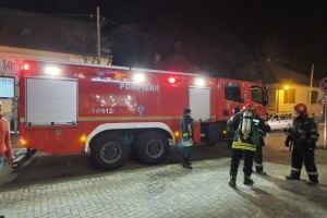 VIDEO FOTO Incendiu la mall-ul Promenada – A luat foc o maşină