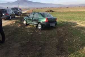 FOTO Accident între Poplaca şi Gura Râului – Două persoane rănite