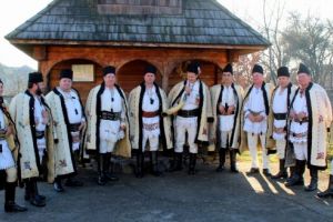 Colindele vechi, readuse la viaţă de  Corul „Ciobănaşul” din Șieuţ