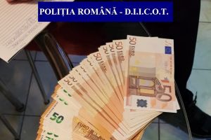 Șapte reţinuţi în cazul fraudei cu diplome de la Spiru Haret. În dosar sunt vizate şi persoane din Botoşani