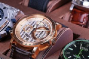 Ceasuri, bani sau bidoane de vin şi ţuică pentru diplome de licenţă şi masterat!