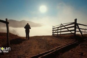 FOTO. Echipa Izolaţi în România, la oamenii din cătunele din apropierea Câmpeniului, cu daruri de Crăciun