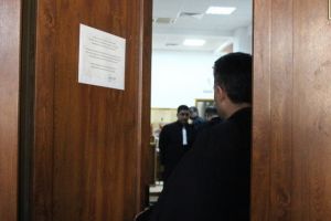 De ce nu merge la inchisoare individul care a agresat sexual o fetita intr-un microbuz inchiriat de gradinita:  Copila dormea. Inculpatul trebuie sa reflecteze asupra propriului comportament“  