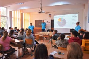 Noul centru de servicii al DRÄXLMAIER Group caută tinere talente