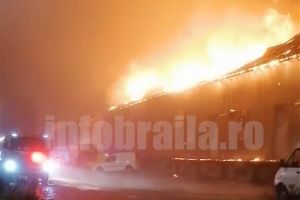 Video : Depozit de cereale din Braila, in flacari !