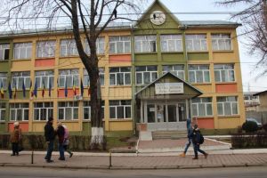 „Dăruind, readucem zâmbete”, ediţia a II-a, la Colegiul Naţional „Mihai Eminescu”