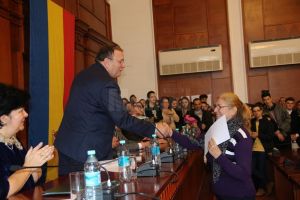 Elevii olimpici şi profesorii lor au fost premiaţi de Consiliul Judeţean Suceava cu peste 25. ...