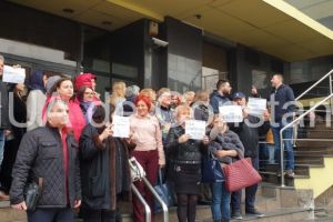 Functionarii, solidari cu grefierii: Protest in fata la ANAF Constanta! (galerie foto)