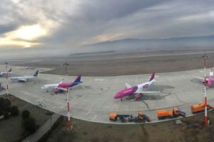 Ceaţa aduce probleme pe aeroportul din Cluj – Avioanele sunt redirecţionate la Sibiu