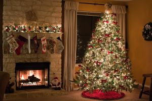 Sfatul pompierilor: Fiţi precauţi cu instalaţiile electrice decorative din casă