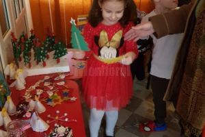 Preşcolarii de la Grădiniţa ”Piticot” au ajutat o familie nevoiaşă