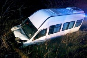 Accidente rutiere la Coşereni. Un microbuz cu pasageri şi două autoturisme