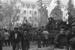 După 30 de ani, o nouă generaţie sacrificată