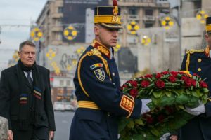 Presedintele Romaniei a depus o coroana in memoria victimelor de la Revolutie