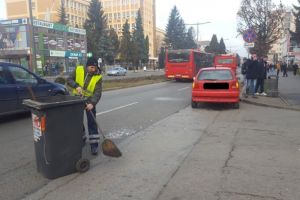 FOTO. Un accident s-a produs pe Bulevardul Revoluţiei 1918, cauza fiind neacrodarea de prioritate