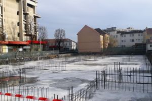 ADP Oradea: Lucrările sunt în grafic la parcarea de pe strada Braşovului, a fost turnată fundaţia principală (FOTO)