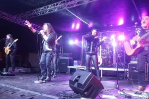 FOTO-VIDEO. Concert EXTRAORDINAR Phoenix în Piaţa Cetăţii pentru marcarea a 30 de ani de la începerea Revoluţiei din 1989 în Alba Iulia