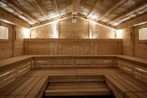 Doi bătrâni au murit în condiţii suspecte la sauna din Siret