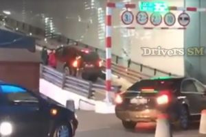 VIDEO. Mr. Bean a revenit la Satu Mare. De data aceasta a blocat rampa de la mall