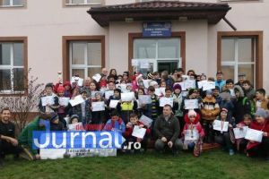 Pufeşti: 67 de copii s-au întrecut într-o competiţie de şah (foto)