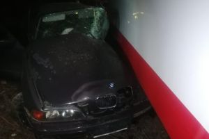 BMW făcut zob de tramvai, în Arad. Șoferul, în stare gravă, cu multiple fracturi