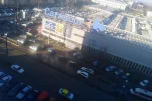 FOTO Goană după cumpărături! Aglomeraţie de nedescris pe străzile din Botoşani