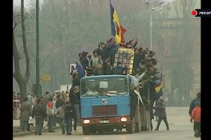 VIDEOREPORTAJ RECORDER. Un documentar altfel, despre cei 30 de ani de democraţie în România