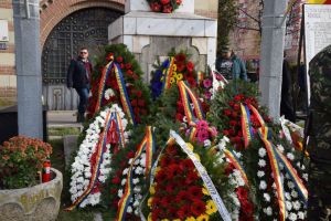 Martirii Revoluţiei din 1989 comemoraţi, astăzi, la Târgovişte