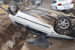 Nu avea permis de conducere, dar a plecat la drum, a derapat cu maşina, s-a răsturnat şi a murit