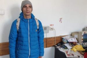 Florin, un colindător trist. Să-l ajutăm!